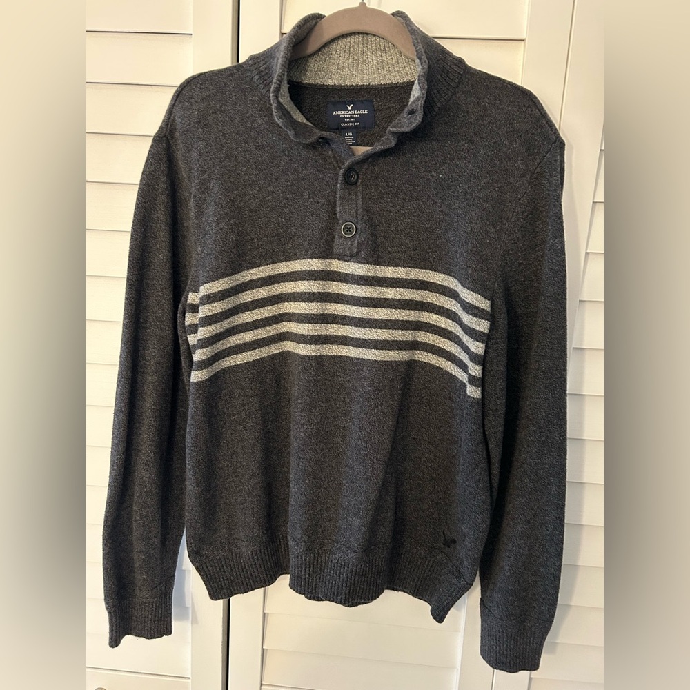 American Eagle, Classic Fit Gray Sweater, L
